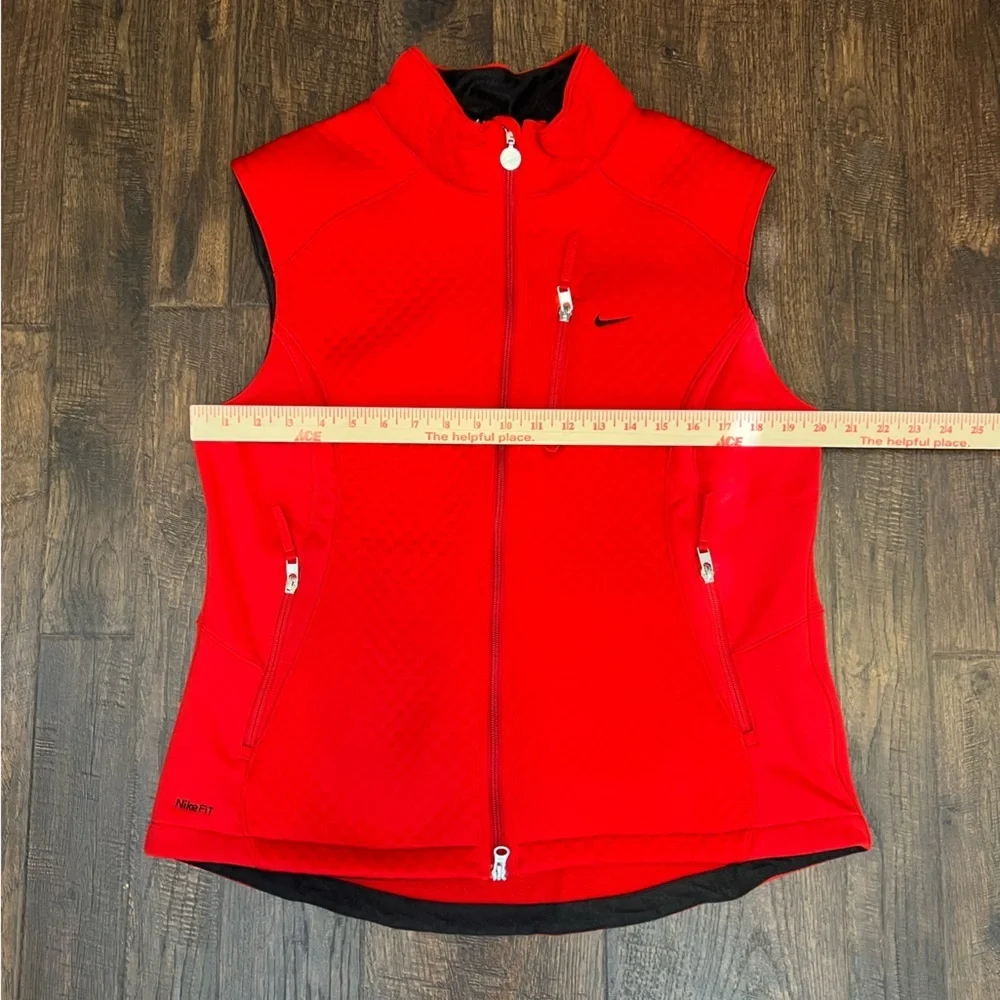 Nike Women's Thermal-Fit Quilted Vest Size Women’s XL Color Red